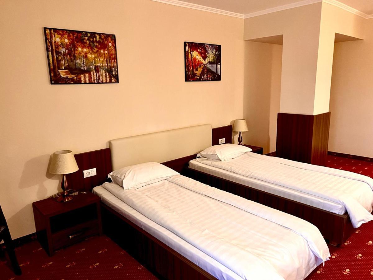 Complex Azar Otel Galaţi Dış mekan fotoğraf